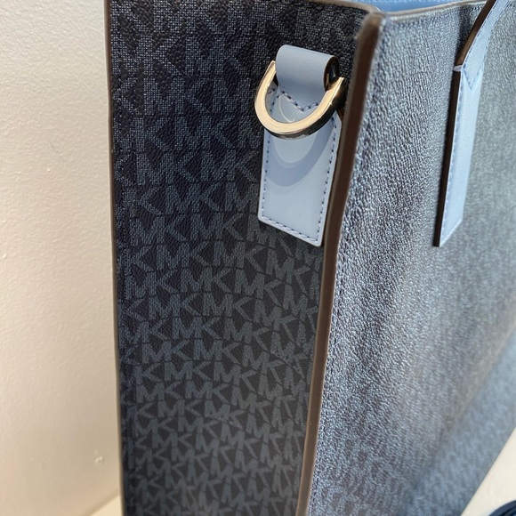 Like-new MICHAEL KORS KENLY Large Graphic Logo Tote Satchel Shoulder Sky Blue - Picture 6 of 8